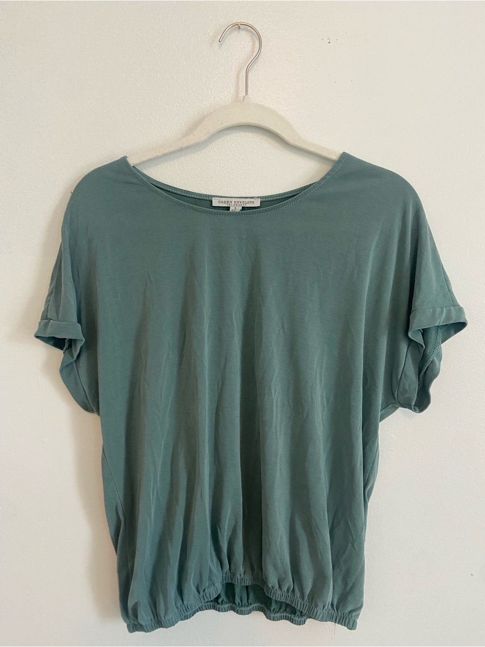 Green Envelope Los Angeles Sage Green Top - Size L